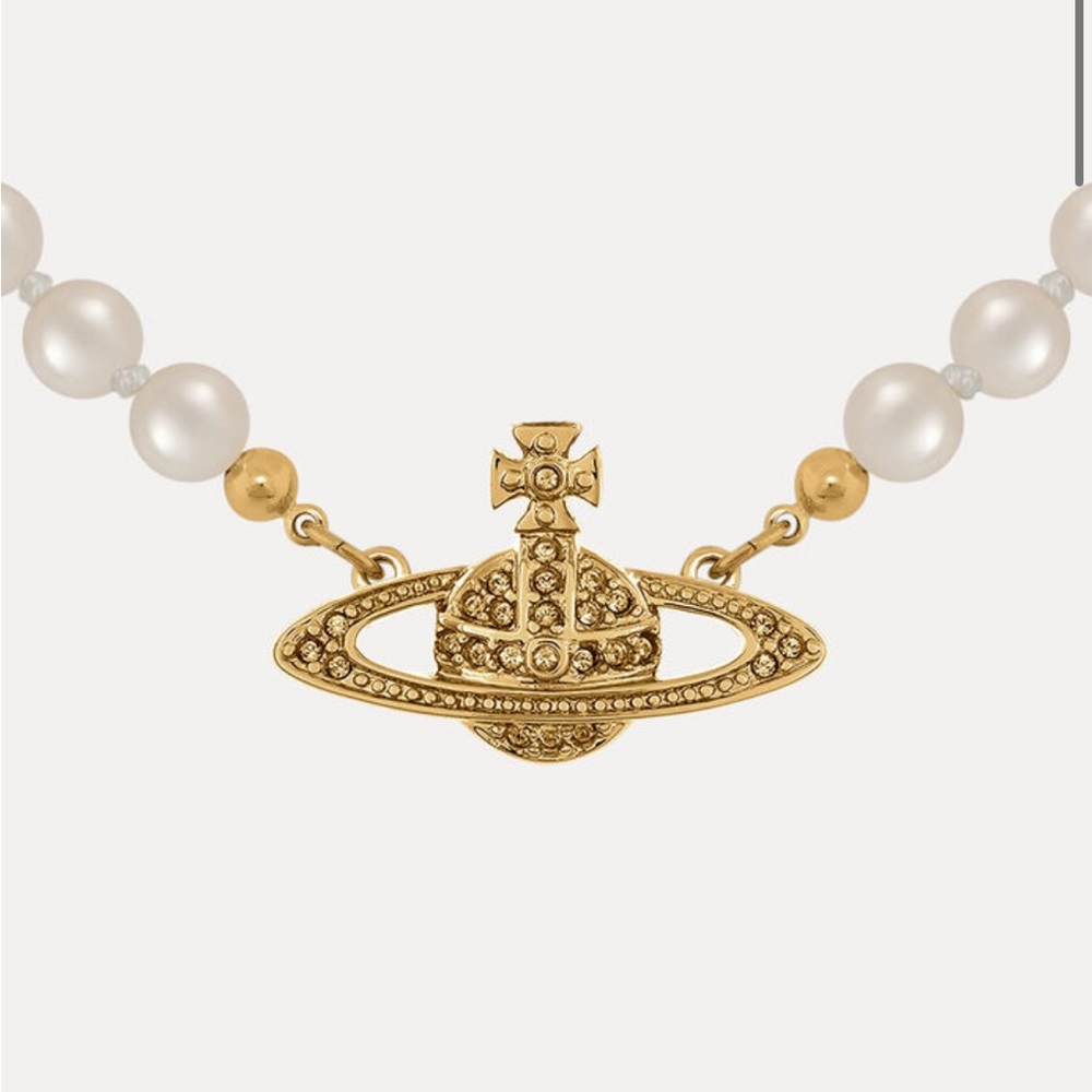 Vivienne Westwood Man. Mini Bas Relief Pearl Necklace Gold Choker